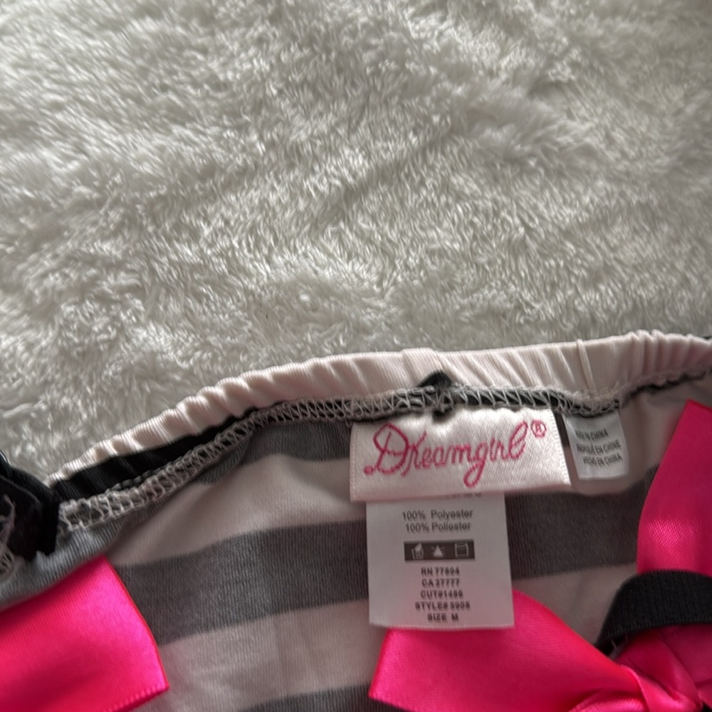 Dreamgirl Halloween Costume! - Picture 5 of 5